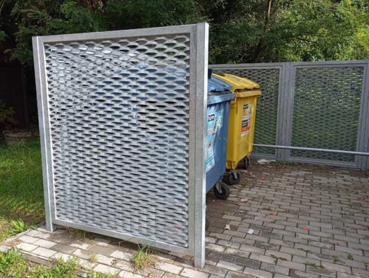 Oplocení kolem kontejnerů