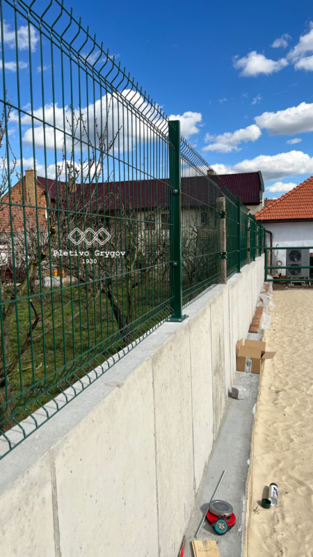 Plot z 3D panelů v rezidenční oblasti